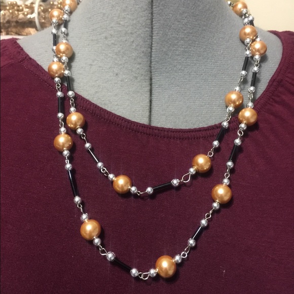 Jewelry - Beautiful hand beaded necklace
